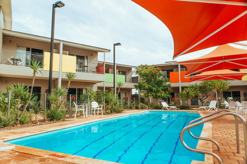 Onslow Beach Resort - Sunshine Coast Tourism 1