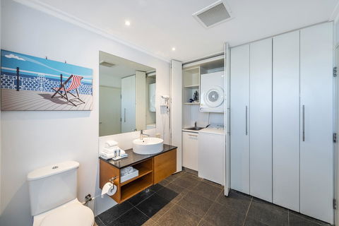 A 406 FANTASTIC OCEAN BEACH And MARINA VIEW APT - MANDURAH - Holiday Sunshine Coast 15