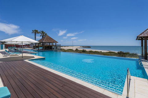 A 406 FANTASTIC OCEAN BEACH And MARINA VIEW APT - MANDURAH - Holiday Sunshine Coast 1