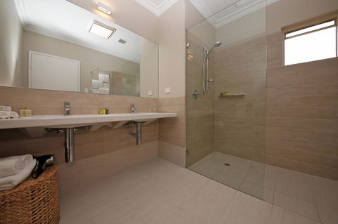 The Marina Hotel - Mindarie - Sunshine Coast Tourism 15