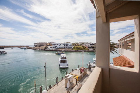 The Marina Hotel - Mindarie - Sunshine Coast Tourism 2