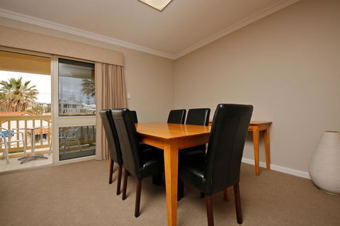 The Marina Hotel - Mindarie - Sunshine Coast Tourism 11