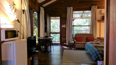 Black Cockatoo Lodge - Sunshine Coast Tourism 33