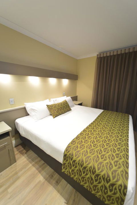 Bentley Motel - Sunshine Coast Tourism 11