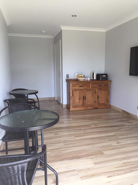 Eagle Bay House - Sunshine Coast Tourism 11