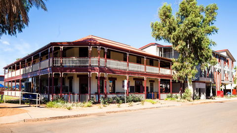 Beadon Bay Hotel - Holiday Sunshine Coast 0