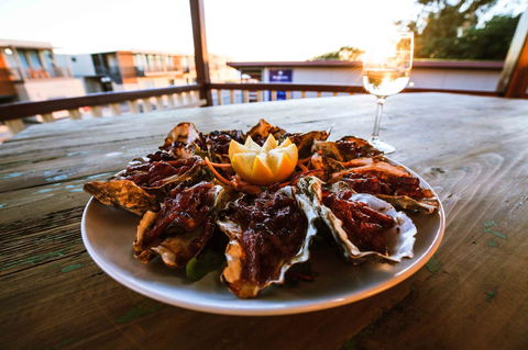 Beadon Bay Hotel - Holiday Sunshine Coast 23