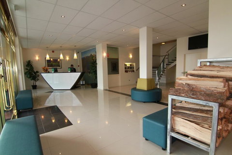 Gateway Hotel By Nightcap Plus - Sunshine Coast Tourism 8