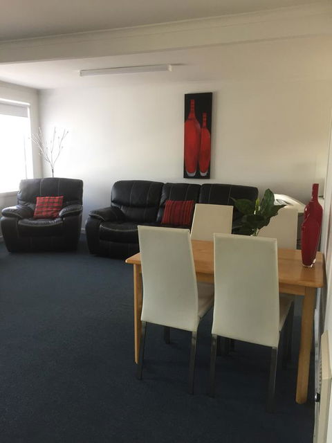 Old Pier Apartments - Sunshine Coast Tourism 11