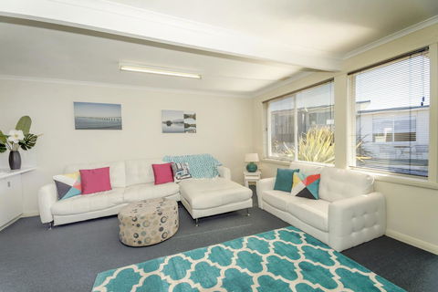Old Pier Apartments - Sunshine Coast Tourism 14