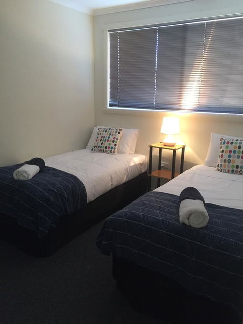 Old Pier Apartments - Sunshine Coast Tourism 4
