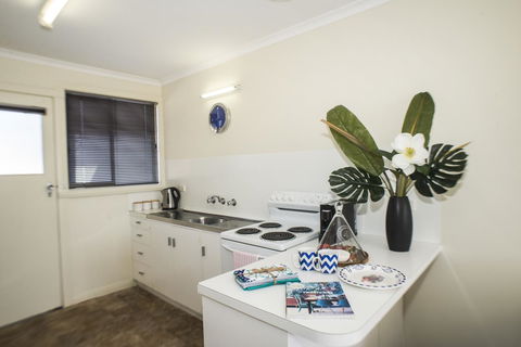 Old Pier Apartments - Sunshine Coast Tourism 13