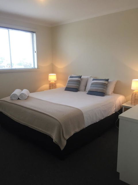 Old Pier Apartments - Sunshine Coast Tourism 3