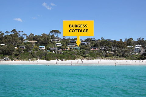 BINALONG BEACH COTTAGE Beachfront At Bay Of Fires Next To Restaurant - Holiday Sunshine Coast 0