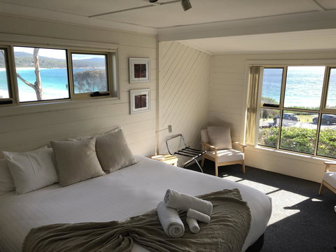 BINALONG BEACH COTTAGE Beachfront At Bay Of Fires Next To Restaurant - Holiday Sunshine Coast 4
