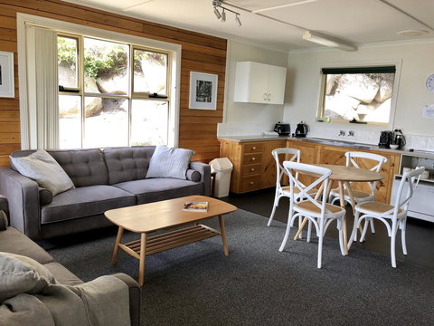 BINALONG BEACH COTTAGE Beachfront At Bay Of Fires Next To Restaurant - Holiday Sunshine Coast 2
