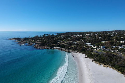 BINALONG BEACH COTTAGE Beachfront At Bay Of Fires Next To Restaurant - Holiday Sunshine Coast 10