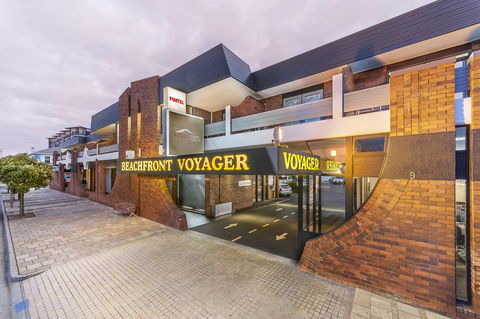 Beachfront Voyager Motor Inn - Holiday Sunshine Coast 2