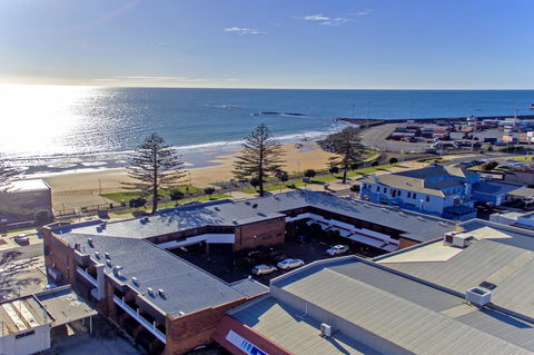 Beachfront Voyager Motor Inn - Holiday Sunshine Coast 5