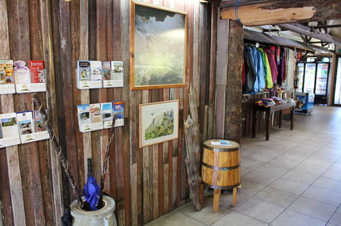 Tullah Lakeside Lodge - Sunshine Coast Tourism 25