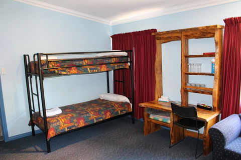 Tullah Lakeside Lodge - Sunshine Coast Tourism 8