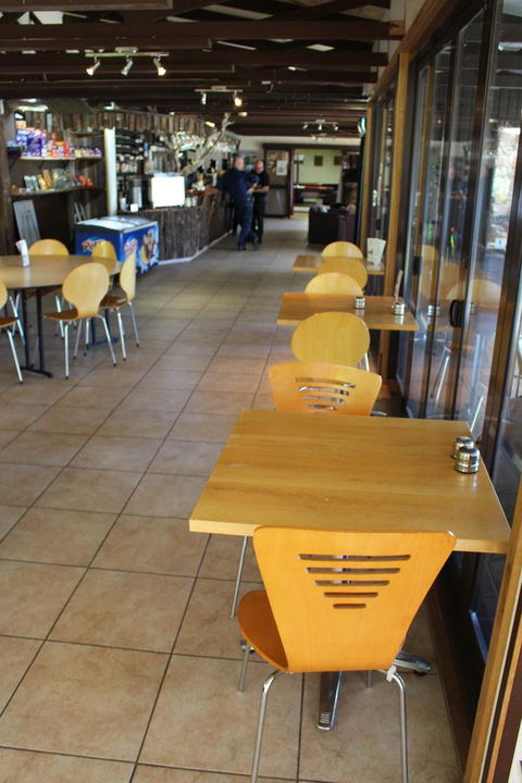 Tullah Lakeside Lodge - Sunshine Coast Tourism 36