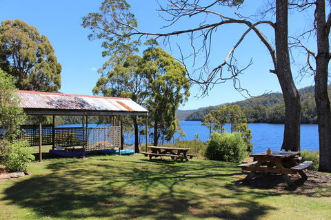 Tullah Lakeside Lodge - Sunshine Coast Tourism 19