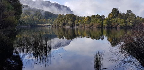 Tullah Lakeside Lodge - Sunshine Coast Tourism 1