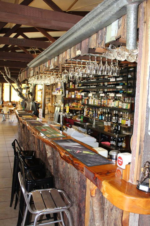 Tullah Lakeside Lodge - Sunshine Coast Tourism 21