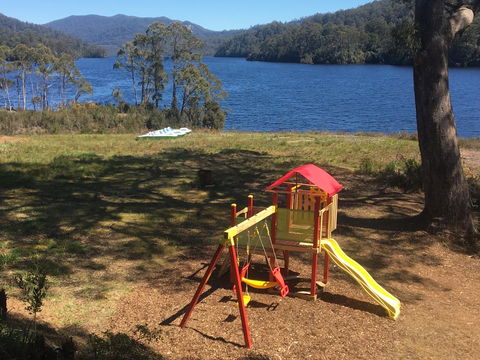 Tullah Lakeside Lodge - Sunshine Coast Tourism 15