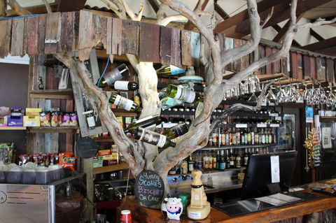 Tullah Lakeside Lodge - Sunshine Coast Tourism 29