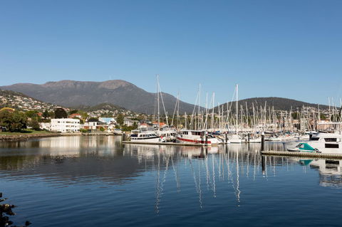 Wrest Point - Sunshine Coast Tourism 12