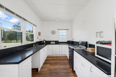 Giants Table And Cottages - Sunshine Coast Tourism 28