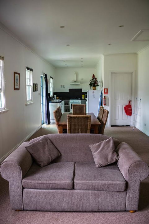Giants Table And Cottages - Sunshine Coast Tourism 5