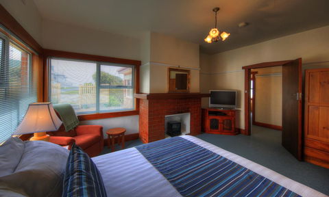 Stanley Village Waterfront Accommodation - Holiday Sunshine Coast 17
