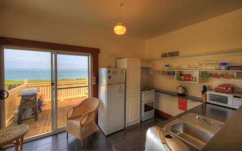 Stanley Village Waterfront Accommodation - Holiday Sunshine Coast 19