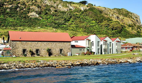 Stanley Village Waterfront Accommodation - Holiday Sunshine Coast 12
