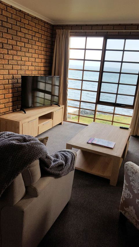 Stanley Village Waterfront Accommodation - Holiday Sunshine Coast 3