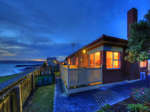 Stanley Village Waterfront Accommodation - Holiday Sunshine Coast 16