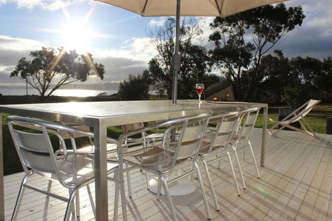 Boomers Retreat, Alonnah, Bruny Island - Sunshine Coast Tourism 4