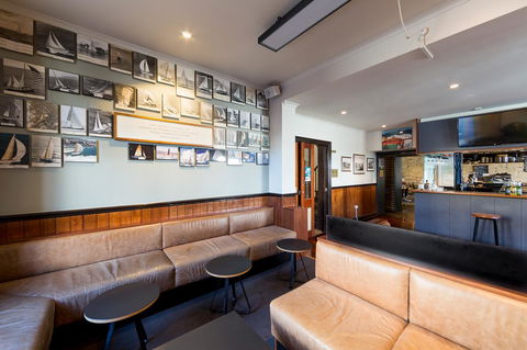 Customs House Hotel - Sunshine Coast Tourism 1