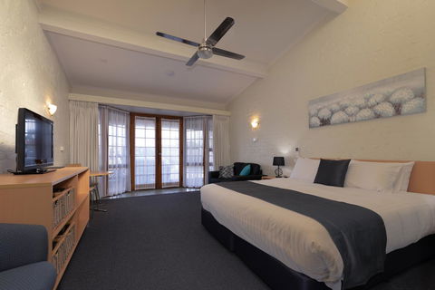 Barclay Motor Inn - Sunshine Coast Tourism 1
