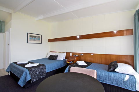 Riverfront Motel & Villas - Holiday Sunshine Coast 38