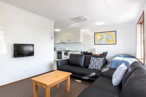 Riverfront Motel & Villas - Holiday Sunshine Coast 17