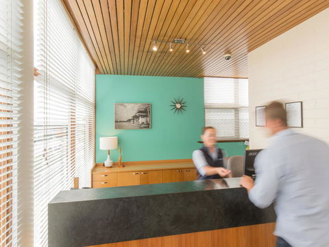 Riverfront Motel & Villas - Holiday Sunshine Coast 9