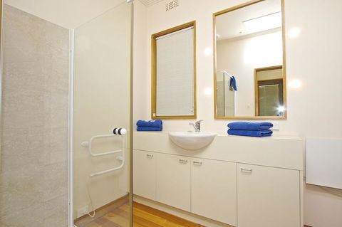 Riverfront Motel & Villas - Holiday Sunshine Coast 2