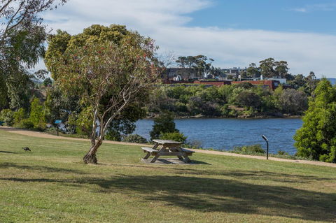 Riverfront Motel & Villas - Holiday Sunshine Coast 35