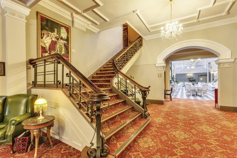 Hadley\'s Orient Hotel - Sunshine Coast Tourism 11