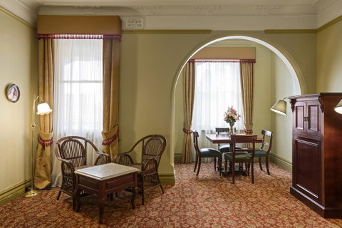 Hadley\'s Orient Hotel - Sunshine Coast Tourism 23