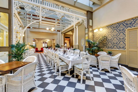 Hadley\'s Orient Hotel - Sunshine Coast Tourism 2